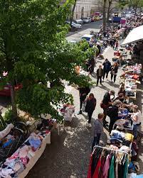 Straßenflohmarkt im Kiez